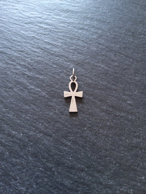 6 or 30 Triangular Triquetra Celtic Knot Drop Charms Antique Silver Tone 25x15mm - ContentedCatz
