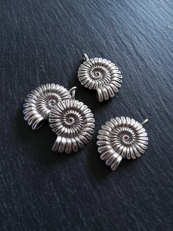 1 or 5 Sterling Silver Plated Ammonite Fossil Shell Pendants Silver Plated 37x27x7mm Lead & Nickel FREE