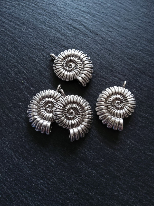 1 or 5 Sterling Silver Plated Ammonite Fossil Shell Pendants Silver Plated 37x27x7mm Lead & Nickel FREE