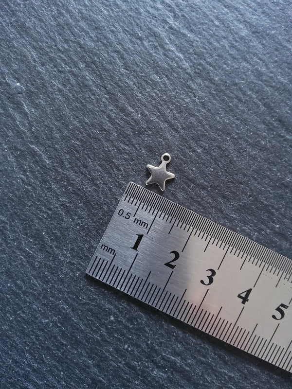 20 or 100 Stainless Steel Star Charms 10x8x0.8mm Hole: 1.4mm