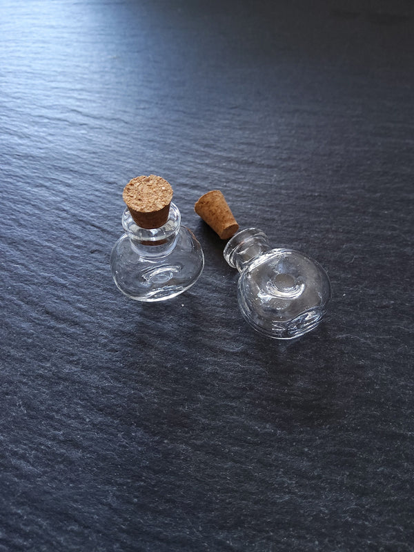 2 or 10 Little Flat Round Clear Glass Bottles with Cork Stopper 1ml 25x20x11mm