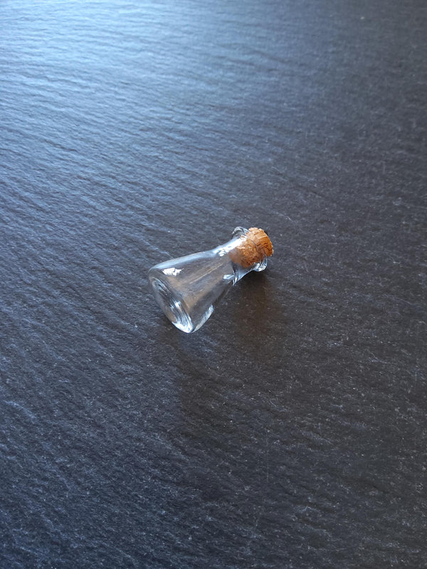 4 or 20 Little Clear Glass Flasks Bottles with Cork Stopper & Hook 24x16mm - ContentedCatz