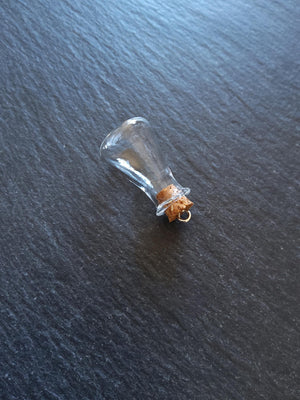 4 or 20 Little Clear Glass Flasks Bottles with Cork Stopper & Hook 24x16mm - ContentedCatz