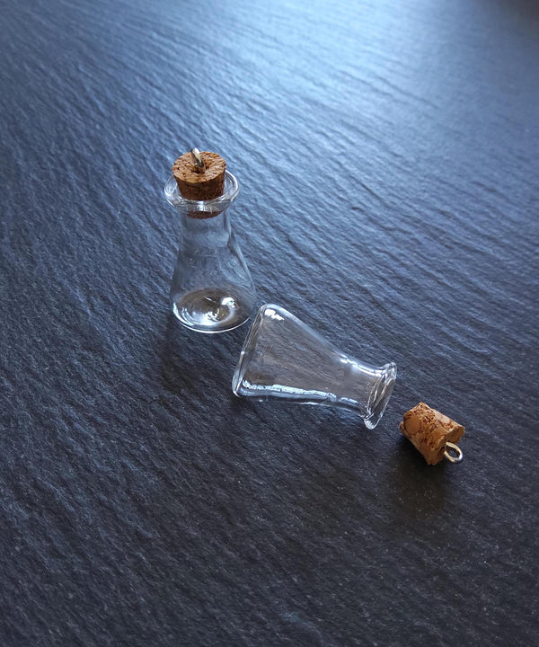 4 or 20 Little Clear Glass Flasks Bottles with Cork Stopper & Hook 24x16mm - ContentedCatz