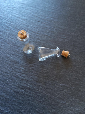 4 or 20 Little Clear Glass Flasks Bottles with Cork Stopper & Hook 24x16mm - ContentedCatz