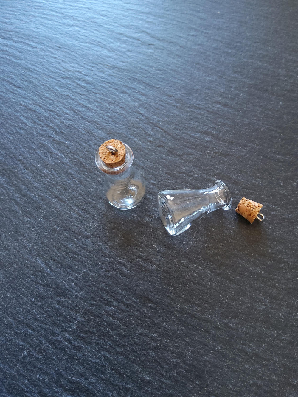 4 or 20 Little Clear Glass Flasks Bottles with Cork Stopper & Hook 24x16mm - ContentedCatz