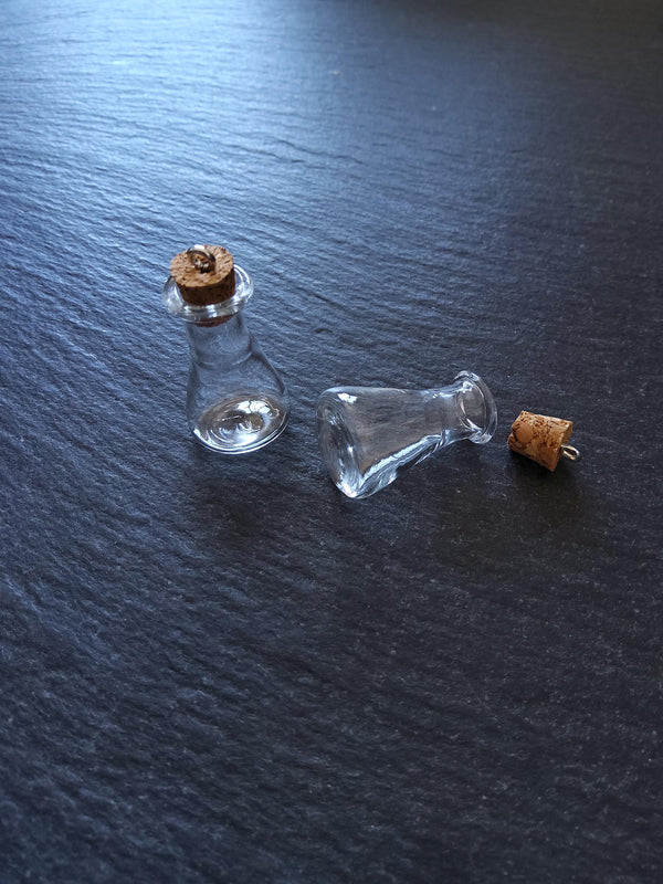 4 or 20 Little Clear Glass Flasks Bottles with Cork Stopper & Hook 24x16mm - ContentedCatz
