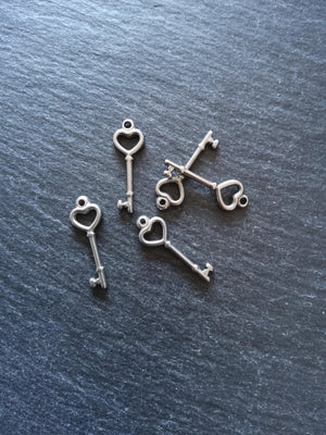 2 or 10 Stainless Steel Little Heart Key Charms 25x9x2mm Hole: 1.4mm