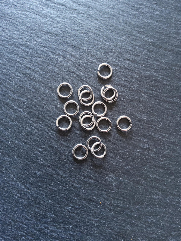 40 or 200 Stainless Steel 9mm Jump Rings Opened Strong 1.5mm (15 gauge)