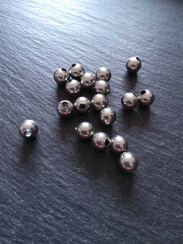 10 or 50 Stainless Steel 8mm Hollow Round Spacer Beads Non-Tarnish. Hole 2.9mm
