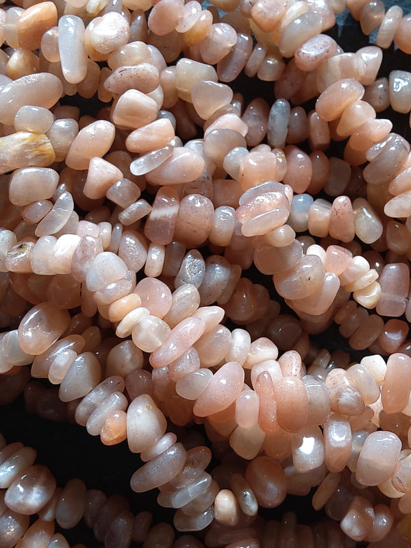 Natural Peach Moonstone Rounded Chip Beads 5mm to 8mm. Full 31 inch Strand. Hole: 1mm - ContentedCatz