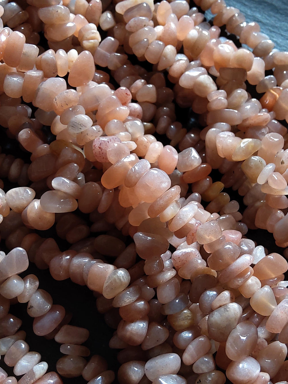 Natural Peach Moonstone Rounded Chip Beads 5mm to 8mm. Full 31 inch Strand. Hole: 1mm - ContentedCatz