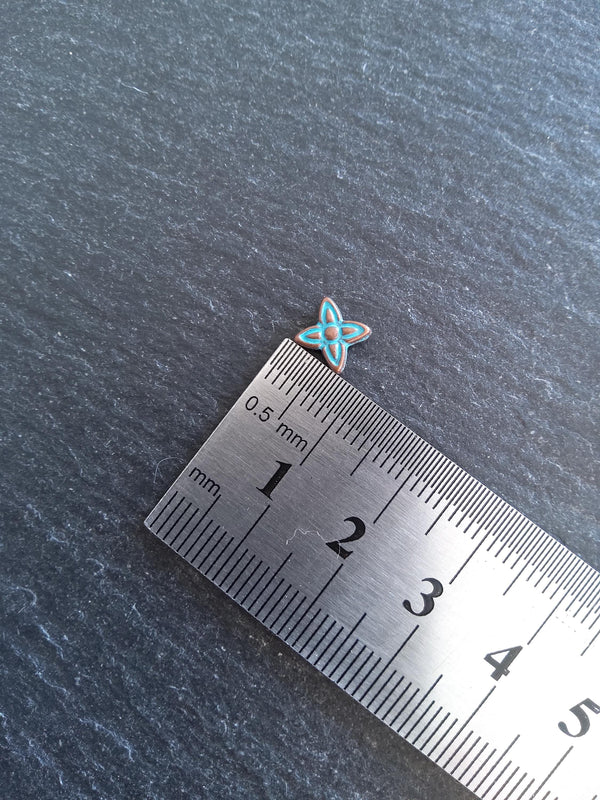 20 or 100 Star Flower Beads Antique Copper with Blue Patina 7x6x2.5mm Hole: 0.8mm
