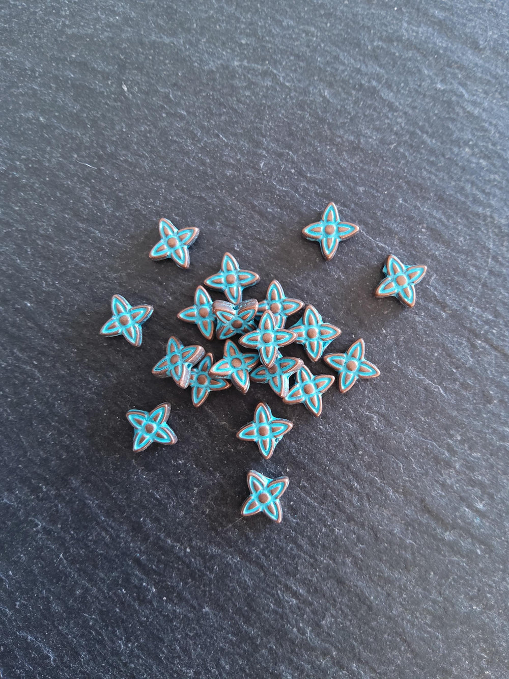 20 or 100 Star Flower Beads Antique Copper with Blue Patina 7x6x2.5mm Hole: 0.8mm