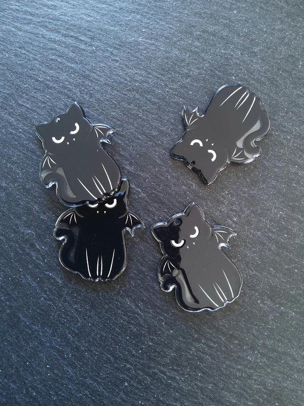 2 or 10 Winged Black Cat Charms White & Black Resin 37x33mm