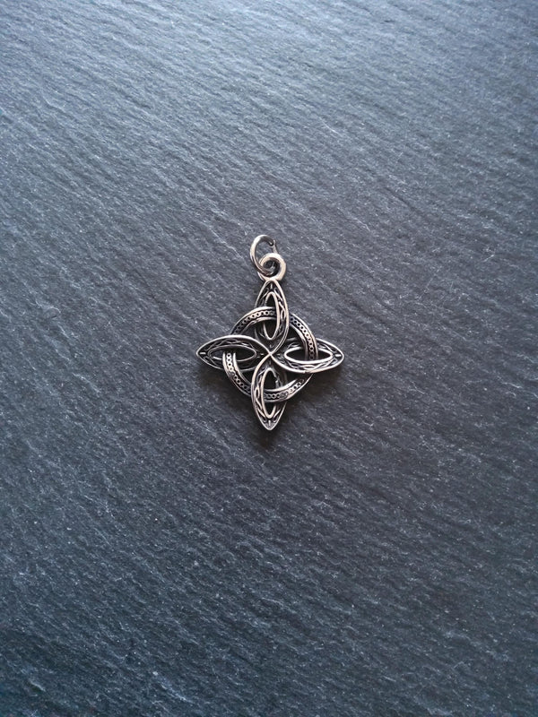 Stainless Steel Witches Knot Pendant 39x33x3mm