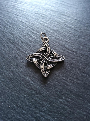 Stainless Steel Witches Knot Pendant 39x33x3mm