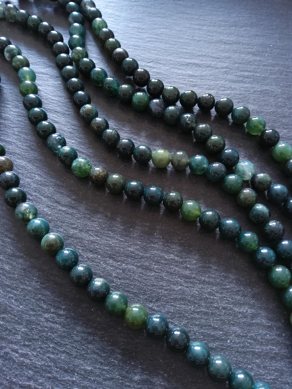 8.5mm Dark Green Moss Agate Natural Undyed Round Gemstone Beads. Full 15.7 inch Strand. Hole: 1mm