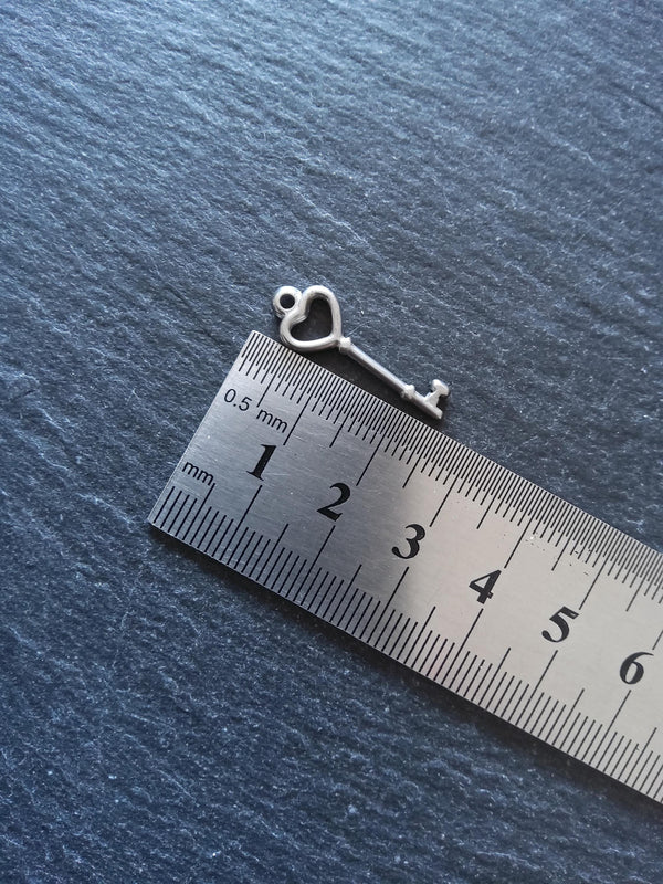 2 or 10 Stainless Steel Little Heart Key Charms 25x9x2mm Hole: 1.4mm