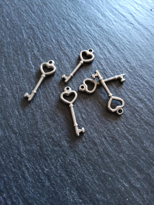 2 or 10 Stainless Steel Little Heart Key Charms 25x9x2mm Hole: 1.4mm