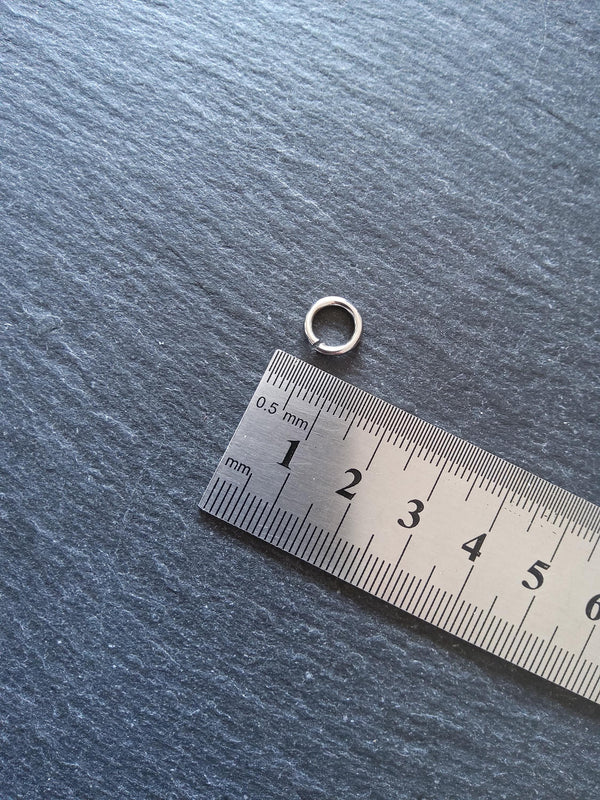 40 or 200 Stainless Steel 9mm Jump Rings Opened Strong 1.5mm (15 gauge)