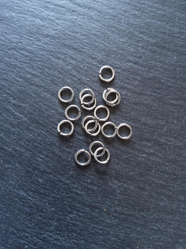 40 or 200 Stainless Steel 9mm Jump Rings Opened Strong 1.5mm (15 gauge)