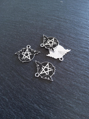 4 or 20 Flying Bat & Pentagram Charms Black Enamel on Silver Alloy 27x22mm