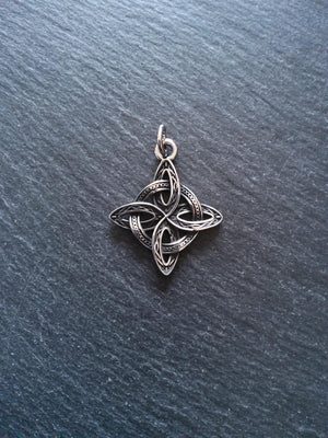 Stainless Steel Witches Knot Pendant 39x33x3mm