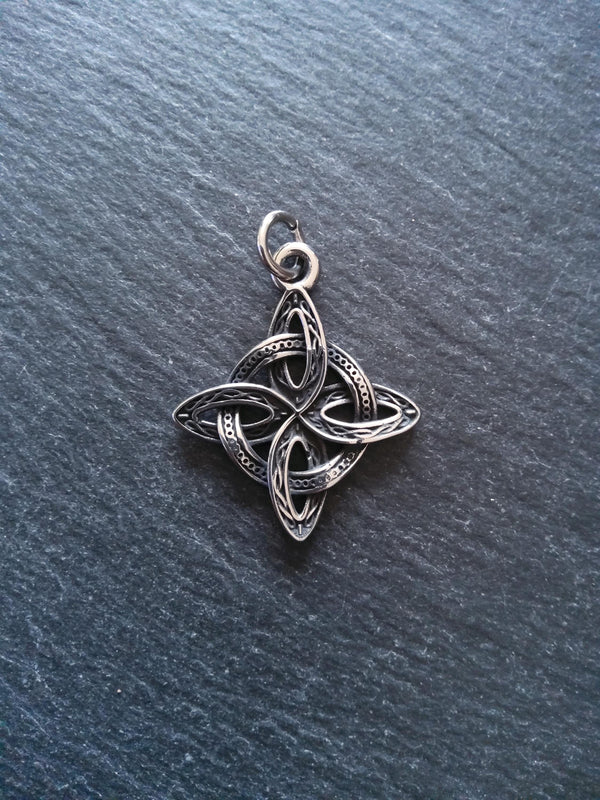 Stainless Steel Witches Knot Pendant 39x33x3mm