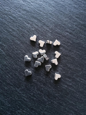 40 or 200 Bright Silver Plated Heart Beads 7x6x2.7mm Hole: 1.4mm