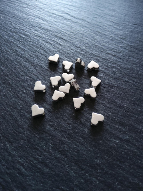 40 or 200 Bright Silver Plated Heart Beads 7x6x2.7mm Hole: 1.4mm