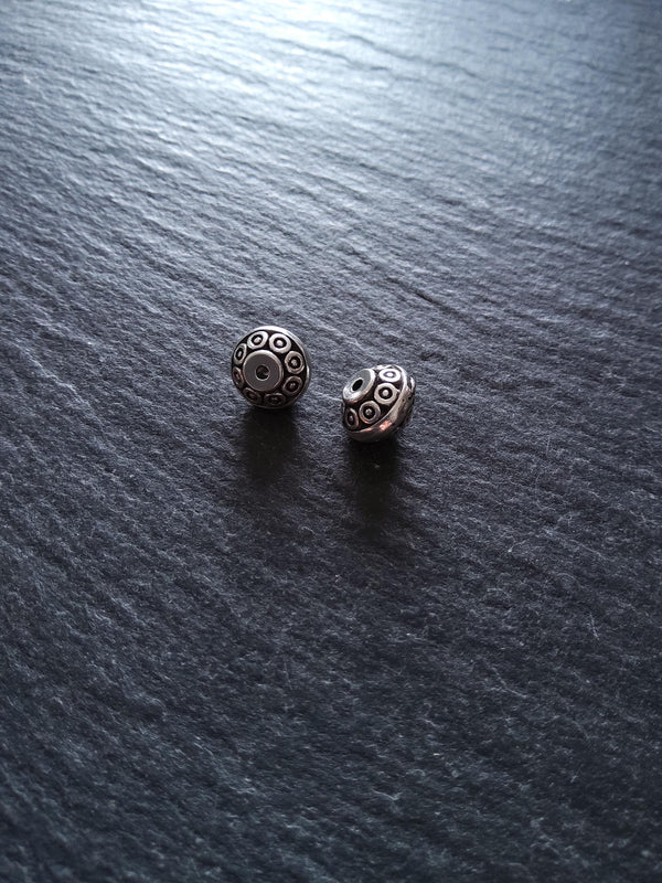 10 or 50 Antique Silver Tone 9mm Flying Saucer Shaped Spacer Beads 9x6.4mm. Hole: 1.2mm - ContentedCatz