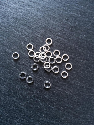40 or 200 Jump Rings CLOSED Bright Silver Alloy 7mm Diameter 1mm (18 Gauge) Hole: 4.4mm