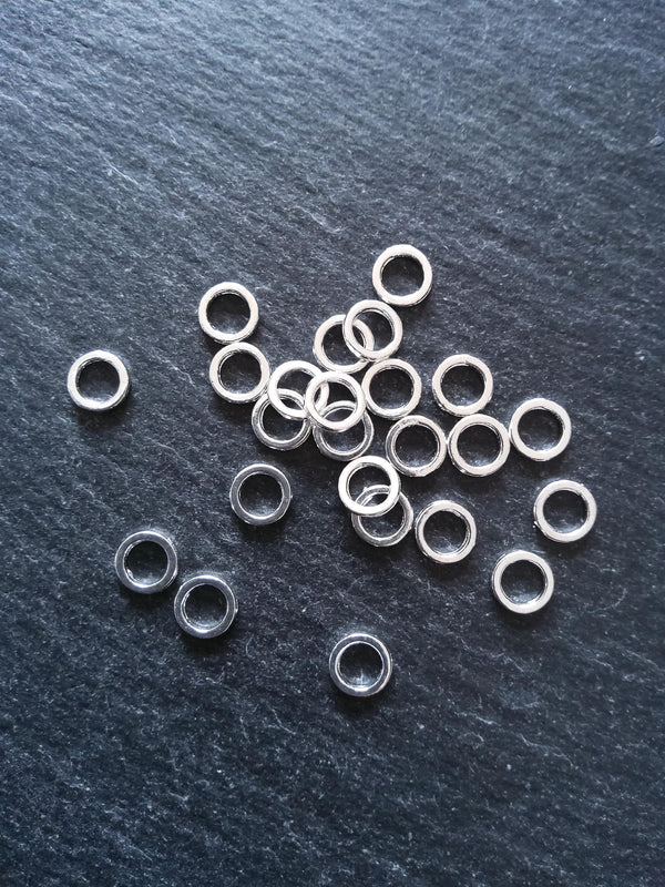 40 or 200 Jump Rings CLOSED Bright Silver Alloy 7mm Diameter 1mm (18 Gauge) Hole: 4.4mm