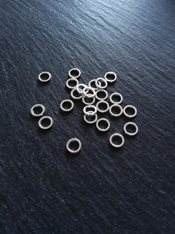 40 or 200 Jump Rings CLOSED Bright Silver Alloy 7mm Diameter 1mm (18 Gauge) Hole: 4.4mm