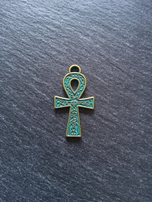 4 or 20 Ancient Egyptian Ankh Pendants Antique Bronze With Green Patina 37x21mm