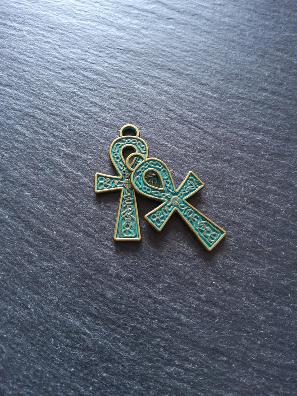 4 or 20 Ancient Egyptian Ankh Pendants Antique Bronze With Green Patina 37x21mm