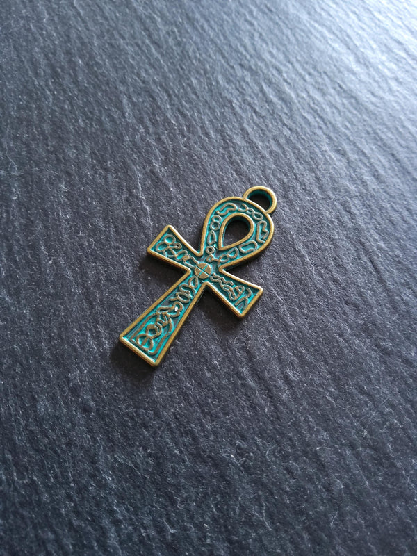 4 or 20 Ancient Egyptian Ankh Pendants Antique Bronze With Green Patina 37x21mm