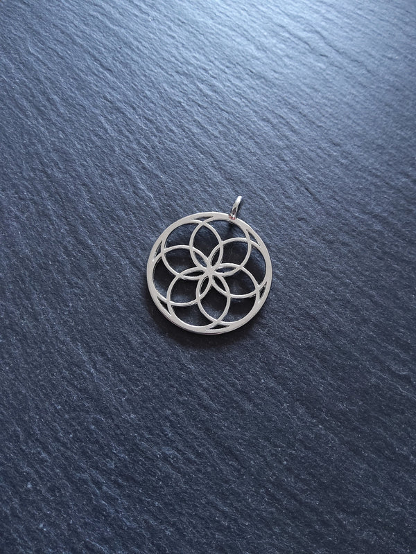 4 or 20 Seed of Life Pendants Antique Silver Tone Round 35x30mm
