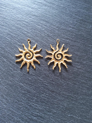 Gold Stainless Steel Swirl Sun Pendant 40x33x2mm Hole: 2.2mm - ContentedCatz