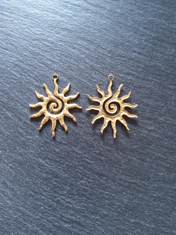 Gold Stainless Steel Swirl Sun Pendant 40x33x2mm Hole: 2.2mm - ContentedCatz