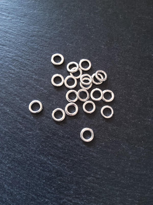 40 or 200 CLOSED 8mm Jump Rings Silver Plated Alloy Strong 1.5mm (19 gauge) Wide 8x1.5x1.4mm