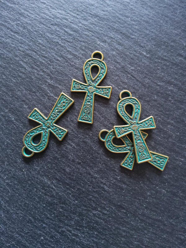 4 or 20 Ancient Egyptian Ankh Pendants Antique Bronze With Green Patina 37x21mm