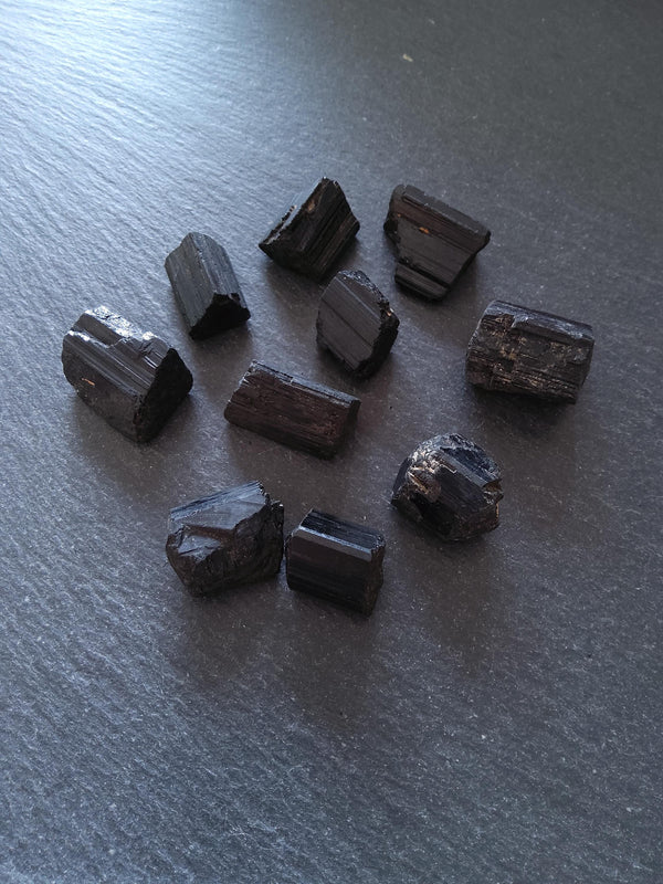5 Raw Natural Tourmaline Crystal Pieces Average: 20x15x15mm