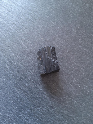 5 Raw Natural Tourmaline Crystal Pieces Average: 20x15x15mm