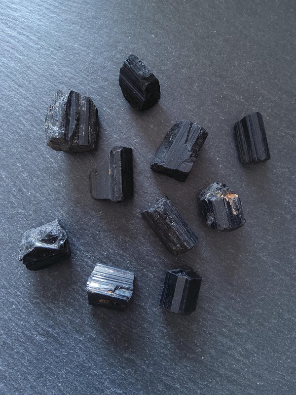 5 Raw Natural Tourmaline Crystal Pieces Average: 20x15x15mm