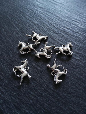 10 or 50 Horse Charms Antique Silver Tone Metal Alloy 15x19x3.5mm