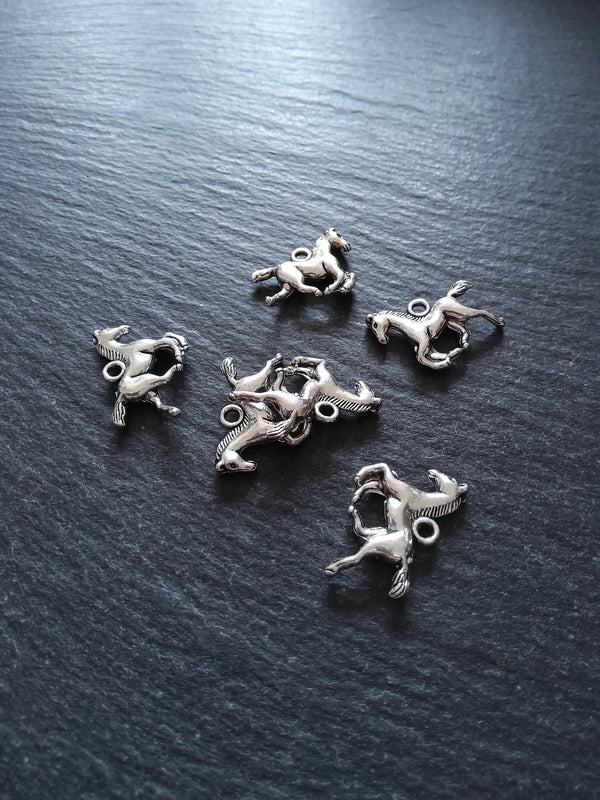 10 or 50 Horse Charms Antique Silver Tone Metal Alloy 15x19x3.5mm