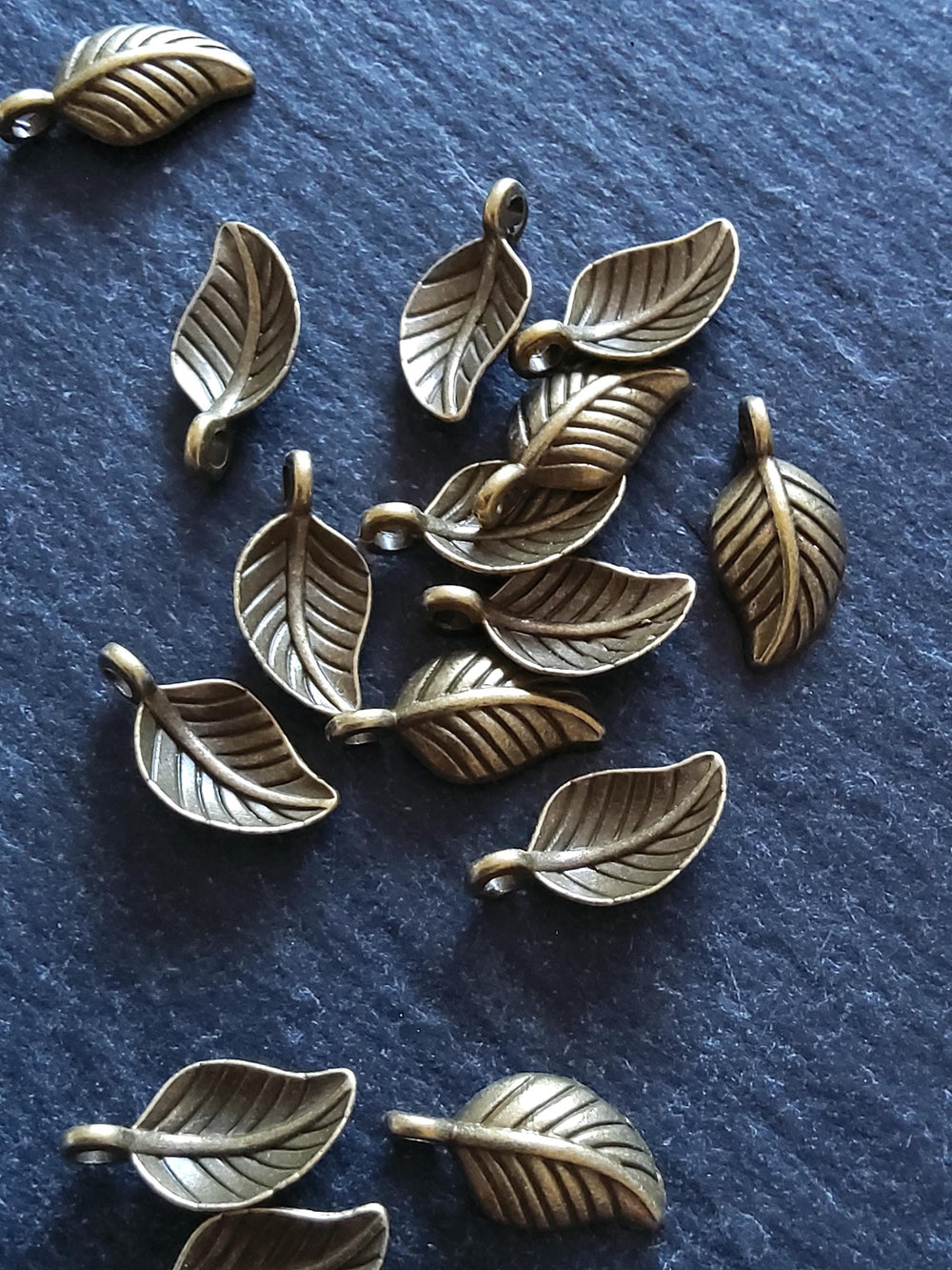 20 or 100 Leaf Charms Antique Bronze Tone Alloy 14x7x2.5mm Nickel FREE