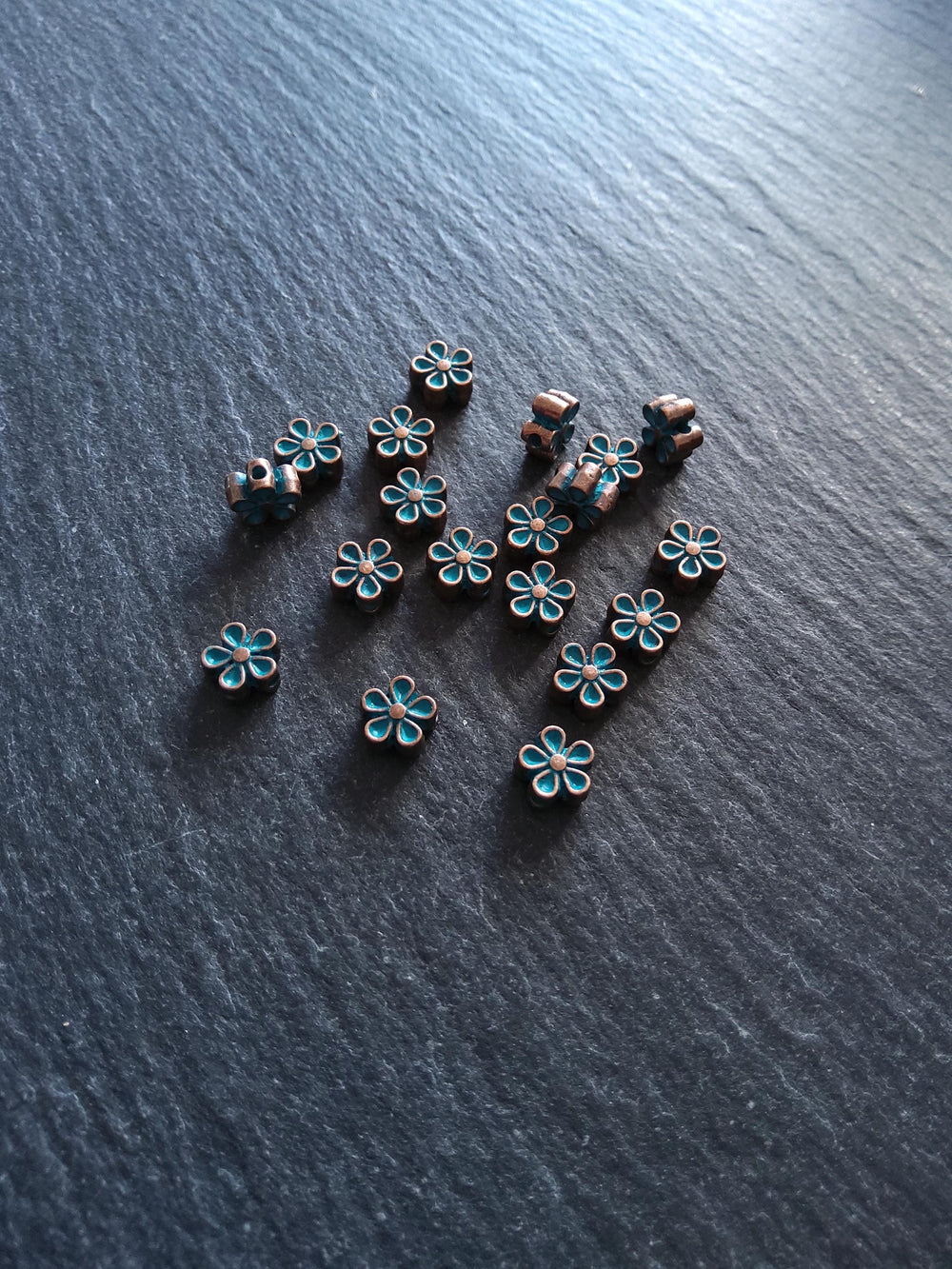 20 or 100 Flower Beads Antique Copper with Blue Patina 7x6.5x3.3mm Hole: 1.2mm